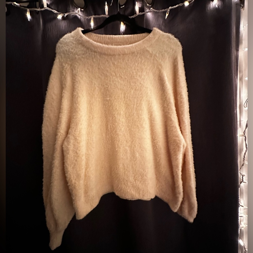 Aerie - Fuzzy Soft Sweater Size S
